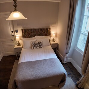 Iron/ironing board, WiFi, bed sheets - Comfortabele en charmante kamer Montravel in de nummer 1 B&B van Ribérac. (Ribérac)