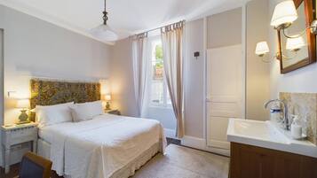 Fer et planche Ă repasser, Wi-Fi, draps fournis