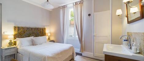 Fer et planche à repasser, Wi-Fi, draps fournis