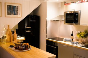 Private kitchen - Lacanau Océan, house 6p, large terrace under the pines, golf, swimming pool & ocean (Lacanau)
