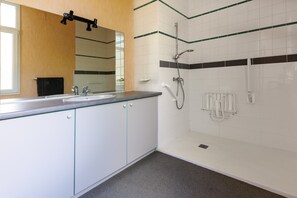 Shower, hair dryer, towels - Holiday Home 'Villa Yantet' - Conciergerieland (Soustons)