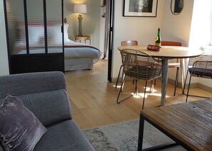 Interior - Kermaria One Bed River View Apartment, by the Bois d’Amour Pont Aven (Pont-Aven)