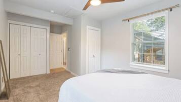 2 chambres, fer et planche à repasser, Wi-Fi gratuit, draps fournis