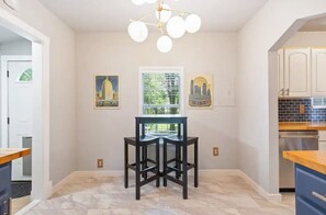 Interior - 2 Bedroom Home-Midtown-Fully-Fenced-5 minutes to Expo (Tulsa)