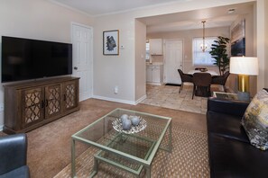 Living area - 1BR with Easy Access to Uptown (Charlotte)