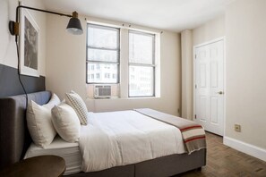 2 bedrooms, desk, iron/ironing board, WiFi - New to VRBO!  Awesome location downtown, closeby bars, restaurants + historic sites Walk Anywhere! (Boston)