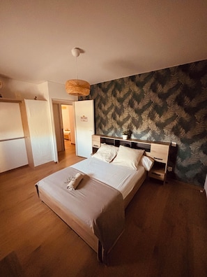 5 bedrooms, iron/ironing board, WiFi, bed sheets - Charming villa in Provence, calm and relaxation for 10 people (Carpentras)