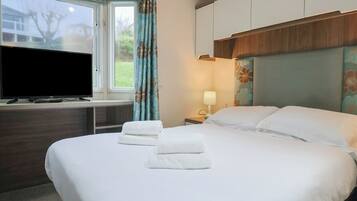 3 bedrooms, individually decorated, individually furnished