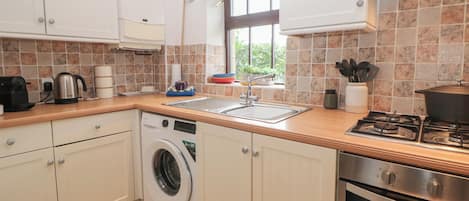 Cookware/dishes/utensils