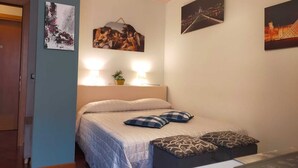 1 室のベッドルーム、アイロン / アイロン台、WiFi、ベッドシーツ