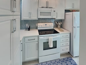 Condo (2 Bedrooms) | Property amenity