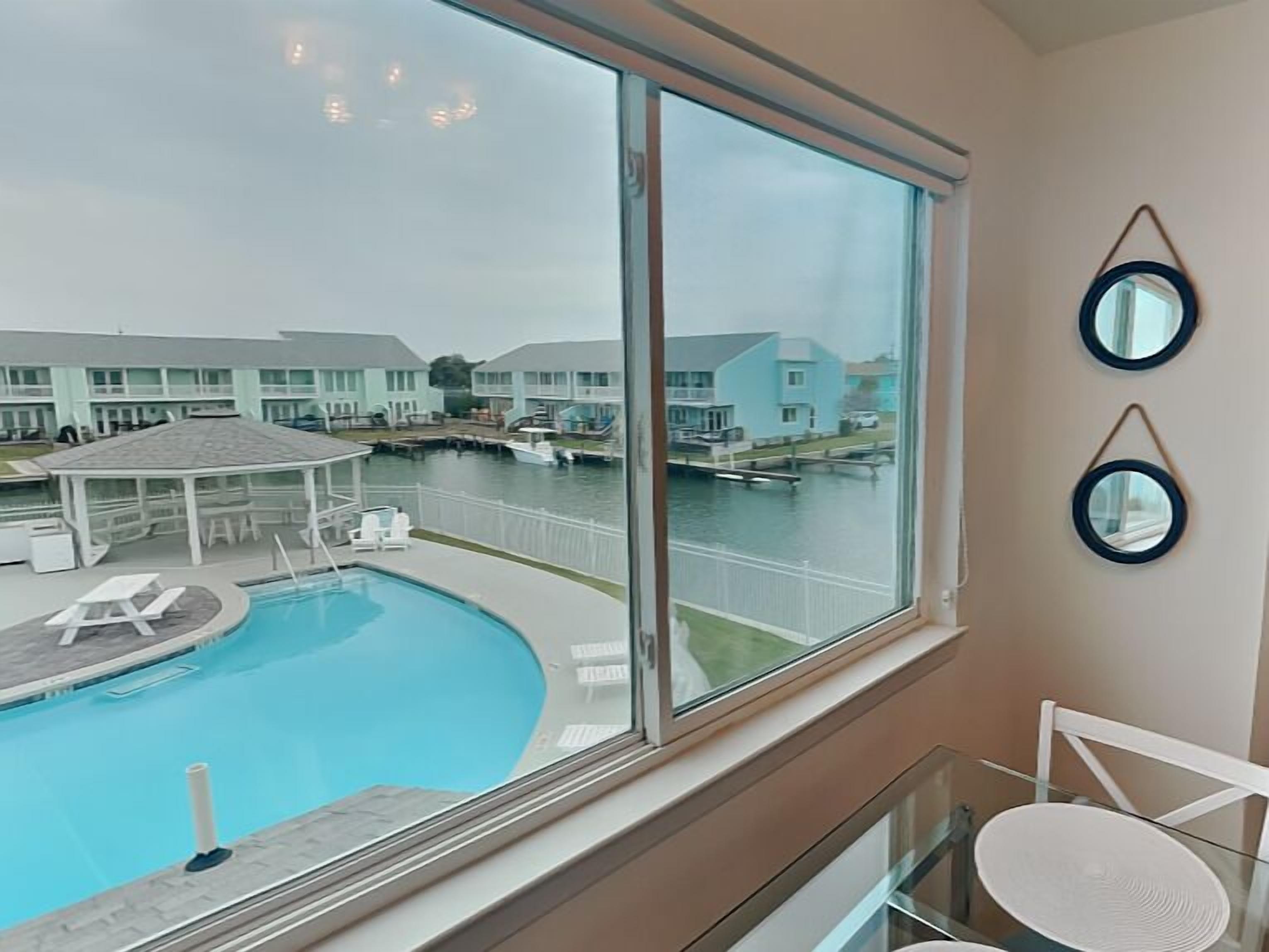 Condo (2 Bedrooms) | Property amenity