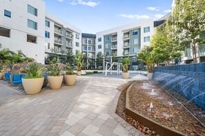 Property grounds - 3BR Luxe Retreat: Pool & Spa (San Diego)