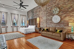 Desk, iron/ironing board, Internet, bed sheets - Luxury Downtown 2BR/2BA Penthouse with Two Suites, Pool Table & Jacuzzi Tub (Wilmington)