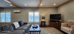 Living area - The Twilight Suite 2-bedroom condo on Moosehead Lake in tranquil Greenville (Greenville)