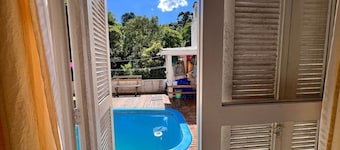 Casa com Piscina Churrasqueira e Mesa de Bilhar