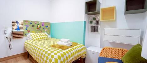 Comfort eenpersoonskamer, uitzicht op de stad