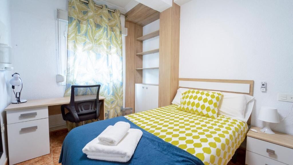 Appartement supérieur, balcon, vue sur la ville