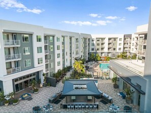 Exterior - Luxe Penthouse: King Beds, Pool, Spa, Gym, Parking (San Diego)