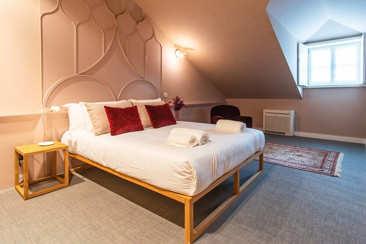 1 habitación, tabla de planchar con plancha, internet y ropa de cama 