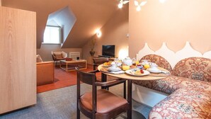 Dining - Sra. Do Leite Next to Cathedral by sé apartamentos (Braga)