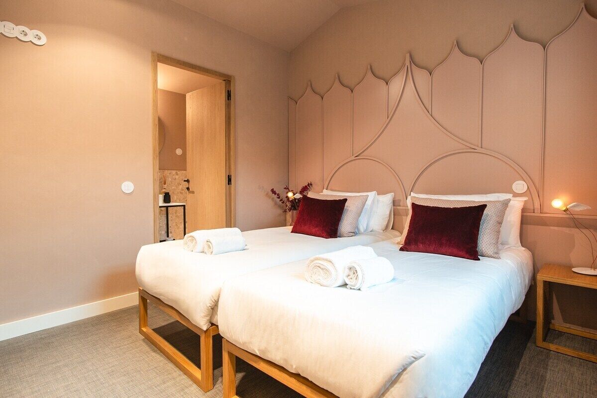 1 bedroom, iron/ironing board, internet, bed sheets