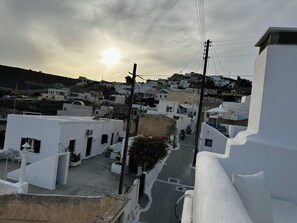 Property grounds - Akrotiri Castle View (Santorini)