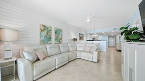 TV - New Listing: 2 Master Suites - Resort Amenities - Waterscape - Spect Gulf Views (Fort Walton Beach)