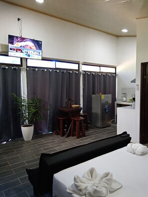 1 Schlafzimmer, Bügeleisen/Bügelbrett, kostenloses WLAN, Bettwäsche