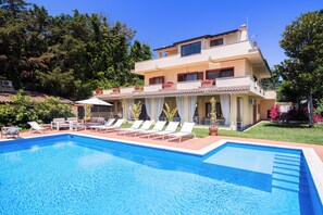 Pool - Villa Castelforte, with pool in Mondello (Palermo)