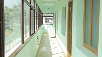 Deluxe Double Room, Balcony | Interior