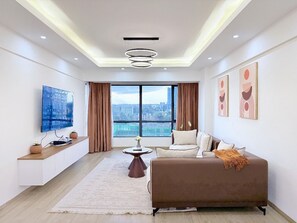 Smart TV - Centrally Located 2 bedroom apartment with Stunning City Views in Nairobi (Nairobi)