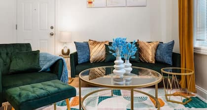 15 mins DT| HumboldtPark Gem | Sleeps 8 | FreePark