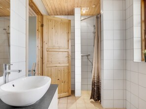 Bathroom - "Uolevi" - 1.1km from the sea by Interhome (Skagen)