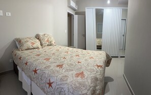 2 bedrooms, WiFi, bed sheets - Modern 2-Bedroom Apartment with Pool, Beach Views & A/C – São Vicente, SP (São Vicente)