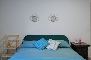 1 bedroom, iron/ironing board, free WiFi, bed sheets - Lovely apartment in the heart of Rome, a stone's throw from the Metro and the Colosseum. (Roma)