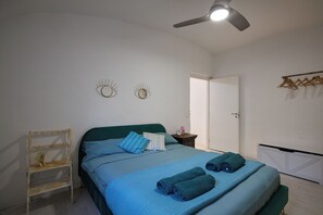 1 chambre, fer et planche à repasser, Wi-Fi gratuit, draps fournis