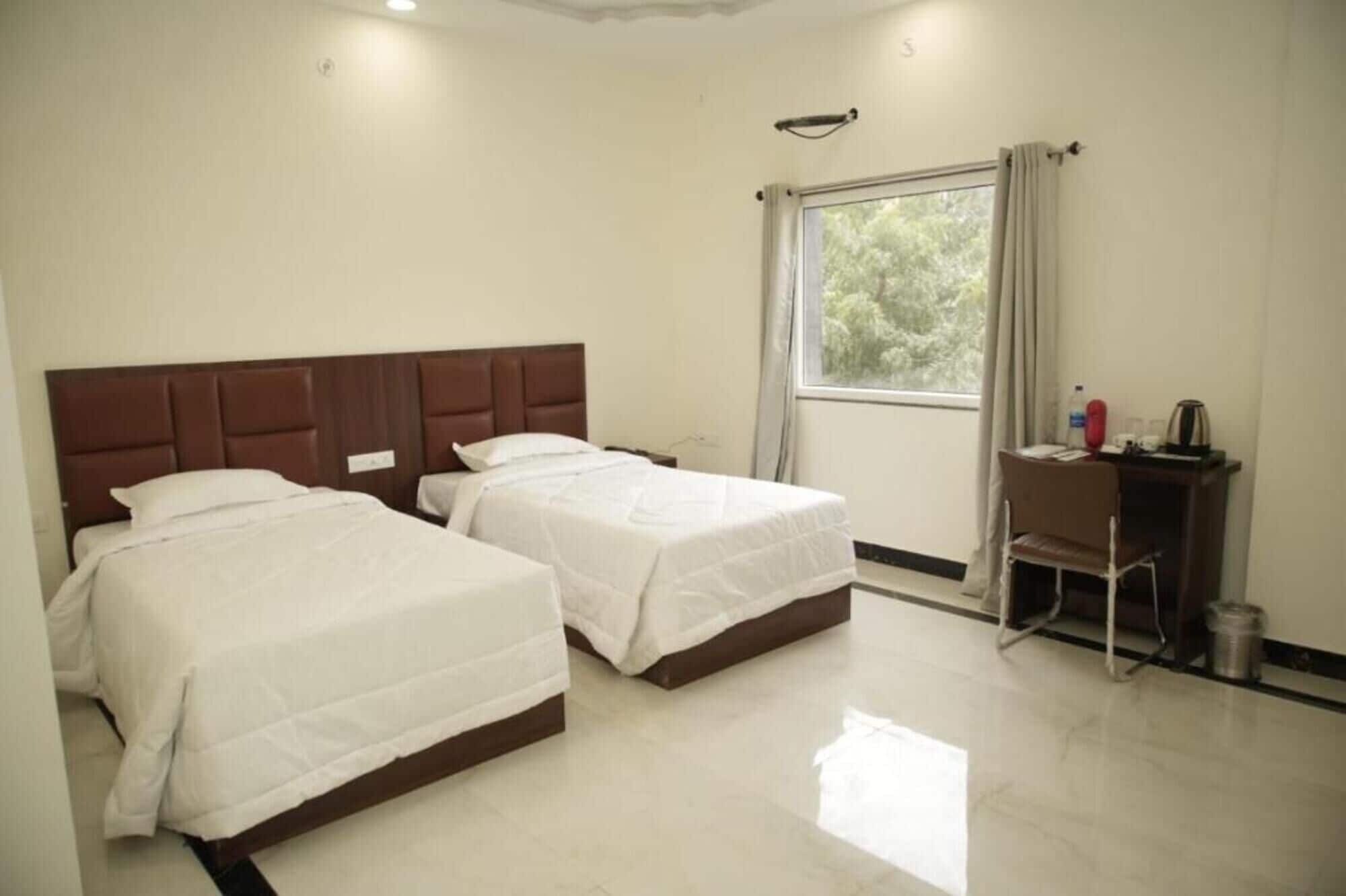 Deluxe Room Twin Bed