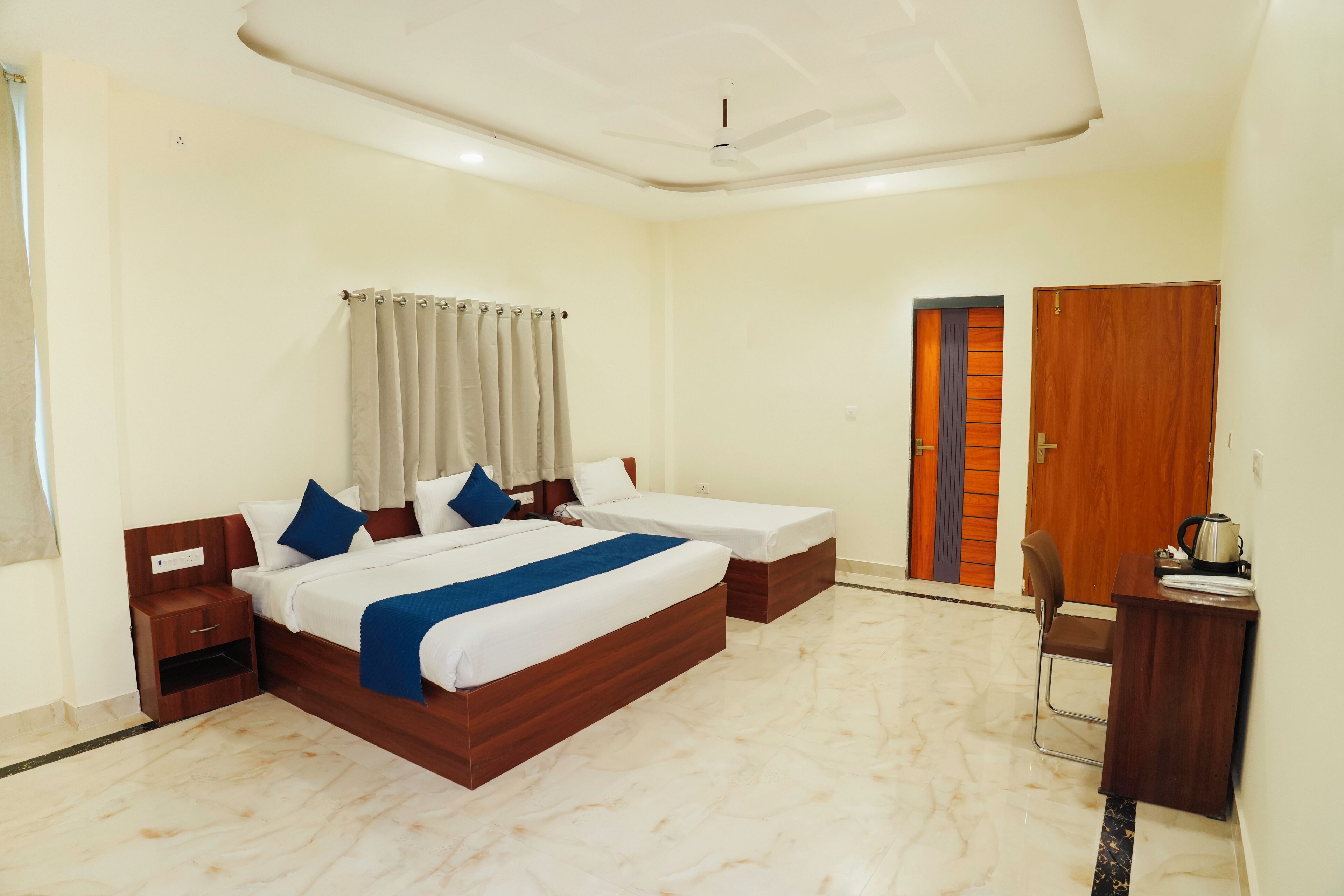 Family Suite Room | Free WiFi, bed sheets