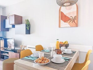 Dining - Garden and Sea 2-4 pers-vue mer-piscines by Interhome (Les Sables d'Olonne)