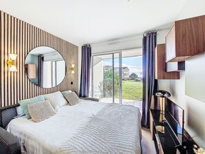 1 bedroom, desk, Internet - Garden and Sea 2-4 pers-vue mer-piscines by Interhome (Les Sables d'Olonne)