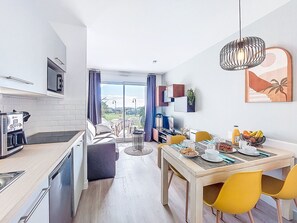 Fridge, microwave, dishwasher, cookware/dishes/utensils - Garden and Sea 2-4 pers-vue mer-piscines by Interhome (Les Sables d'Olonne)
