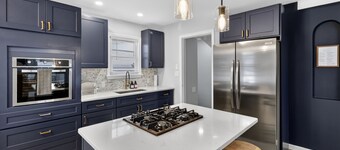 Stunning Modern Home close to Downtown & Airport