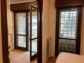 1 bedroom, WiFi, bed sheets - Veranda between Rome and Ostia (Lazio)