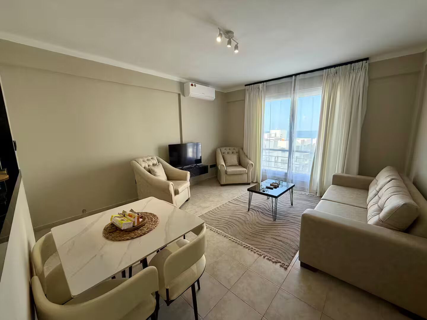 Pleasant Location 2br Apt With Nice Views -- Keyifli Konumda Manzaralı 2+1 Daire - Kyrenia