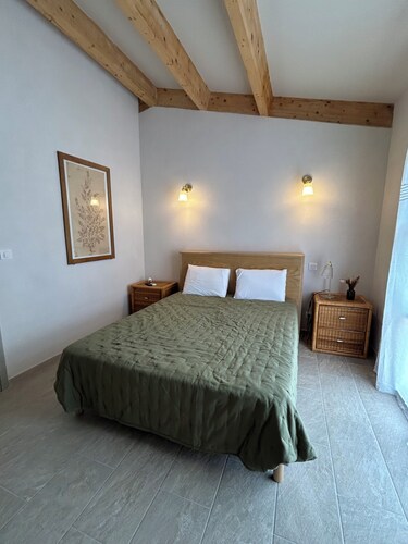 Detached house (casetta) between sea and countryside