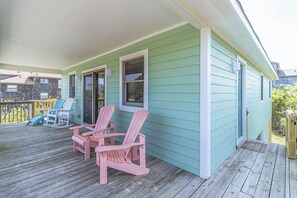 Terrace/patio - Pet-friendly oceanside home in Duck by Sun Realty (Duck)