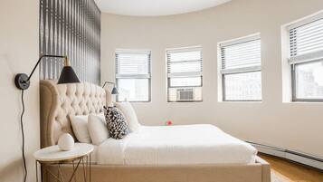 Desk, iron/ironing board, WiFi, bed sheets