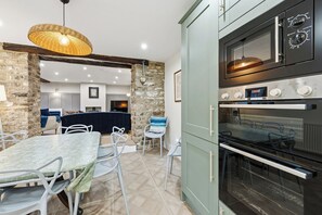 Cottage | Dining - The Forge (Hope Valley)