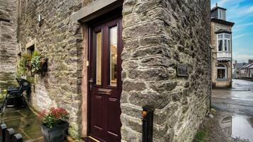 Cottage | Exterior detail